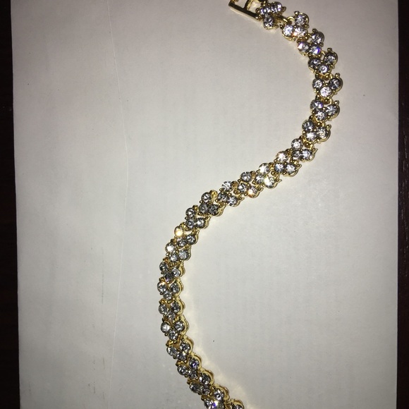 Elegant Multi Crystal Rhinestones tennis bracelet - Picture 2 of 6